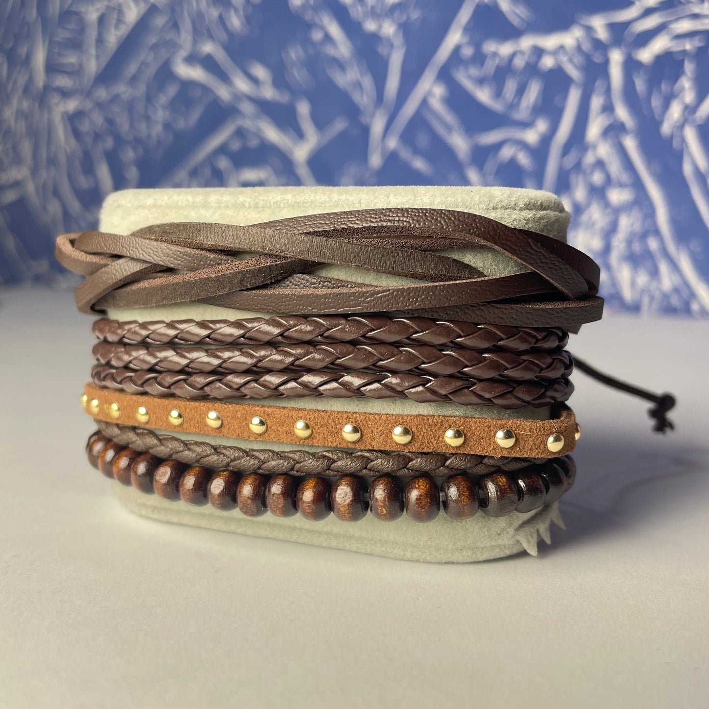 classic leather brown bracelets ARTICLE 2