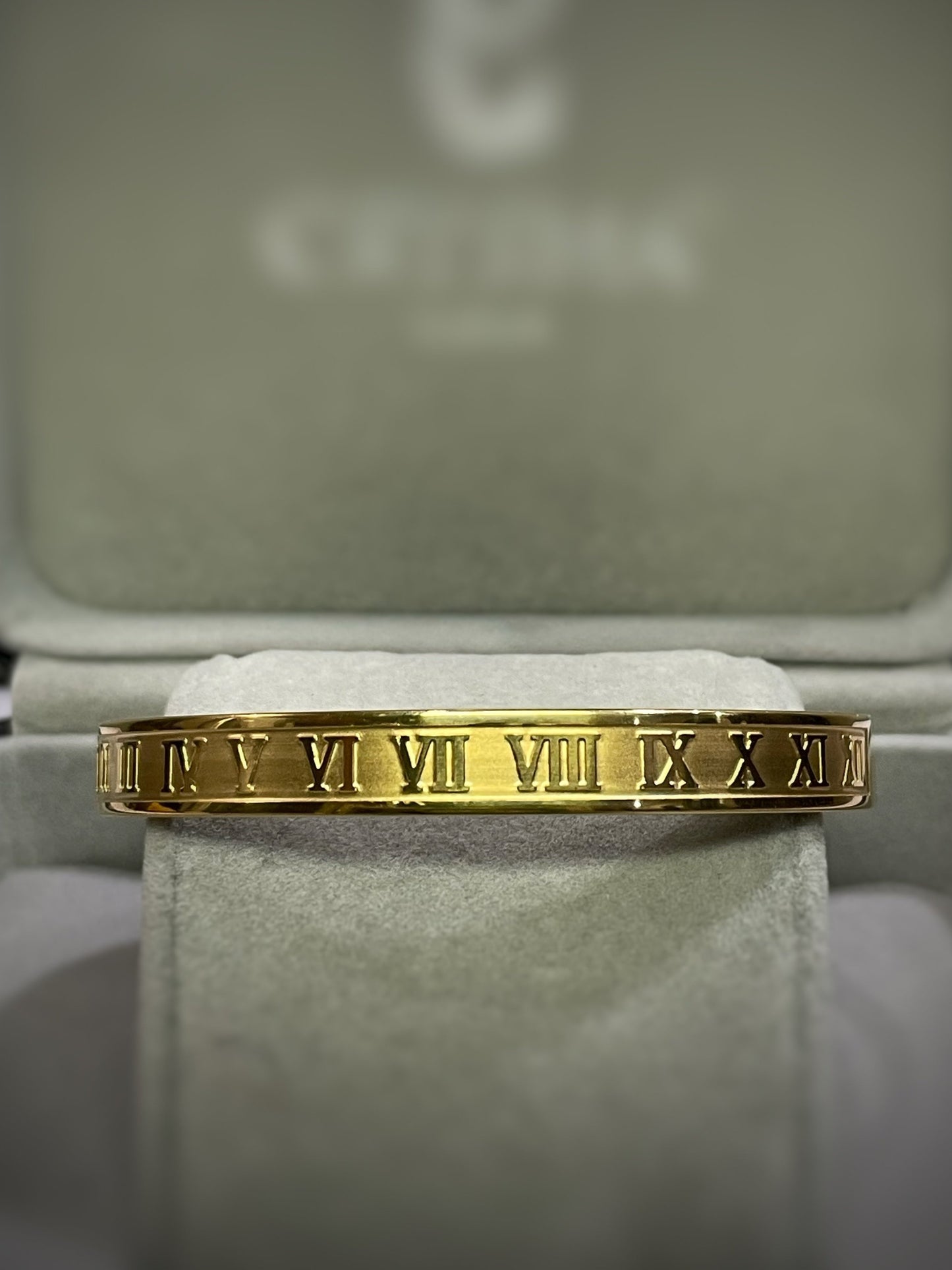 Royal Roman Numeral Bracelet (gold) - Zefiro