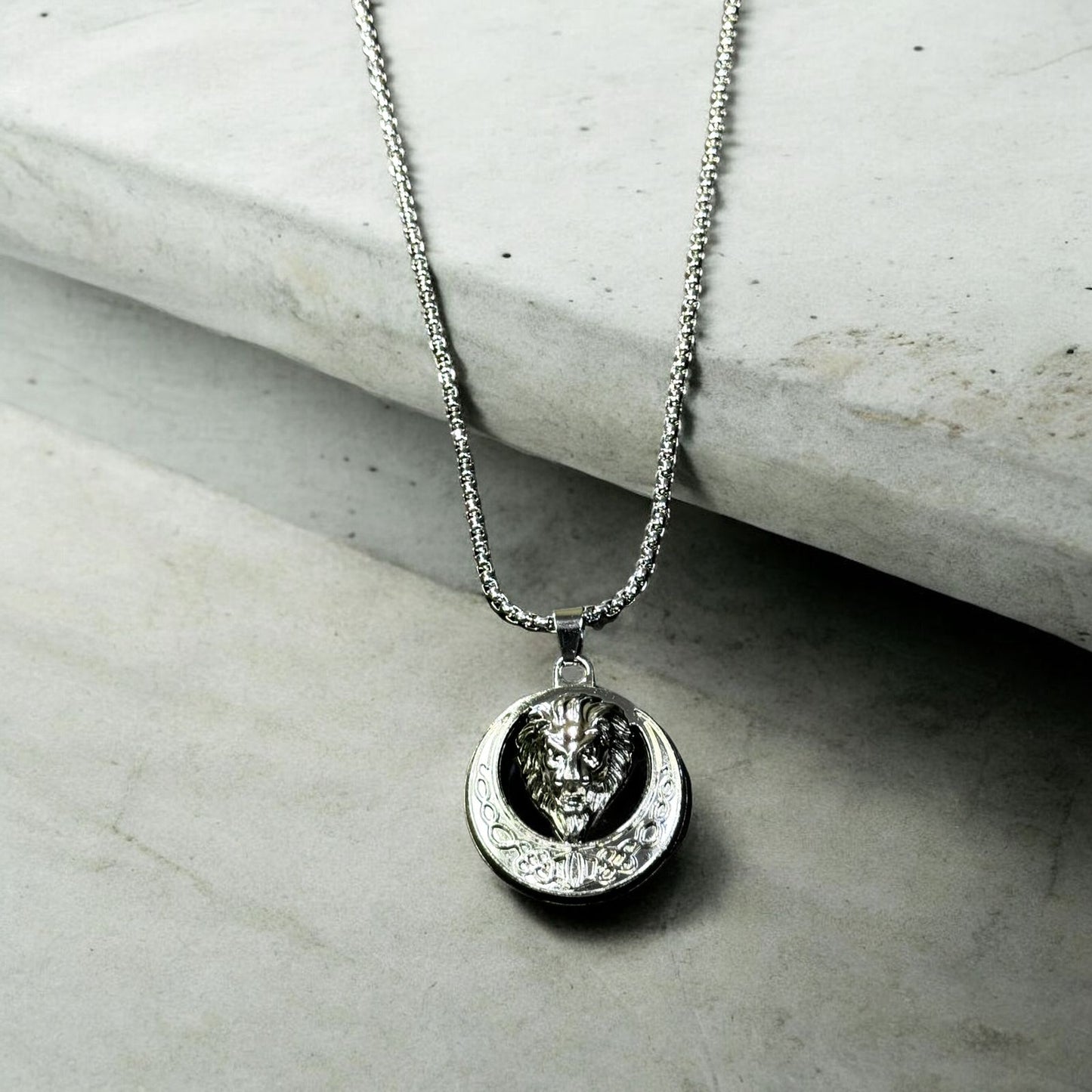 Lion and Half Moon Pendant - Zefiro