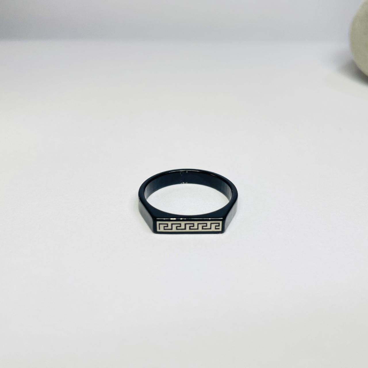 Elysian Greek Key Ring (black)