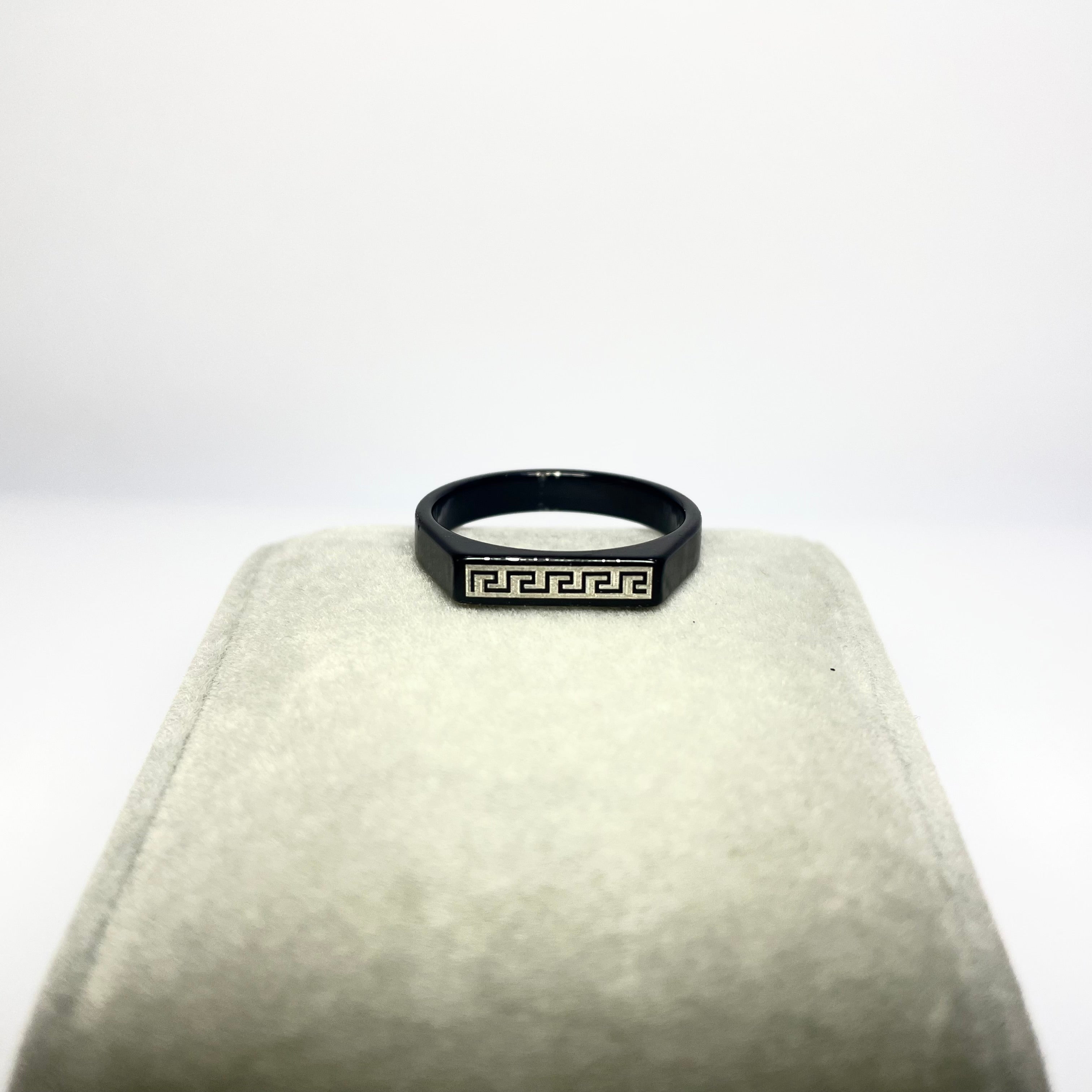 Elysian Greek Key Ring (black) - Zefiro