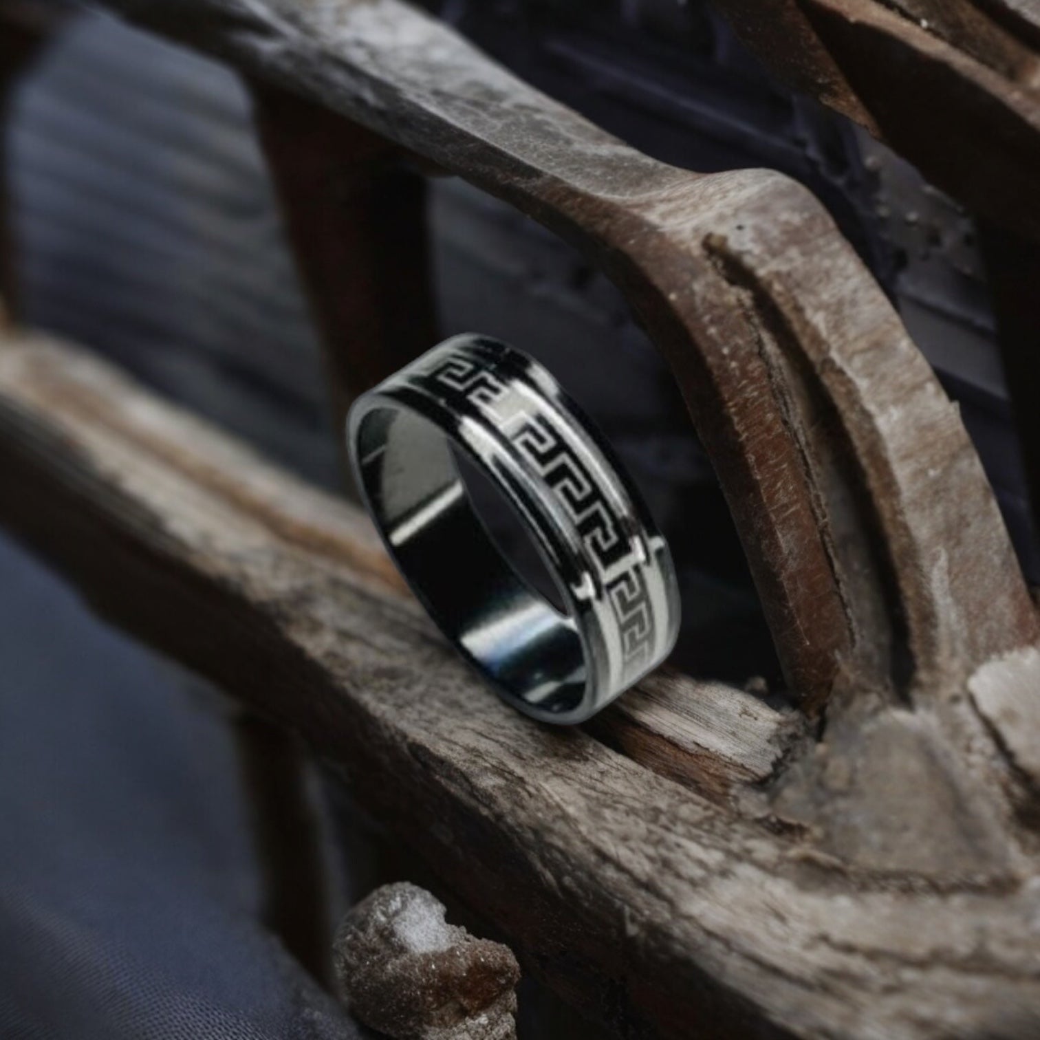 Greek Wave Design Black Silver Ring - Zefiro