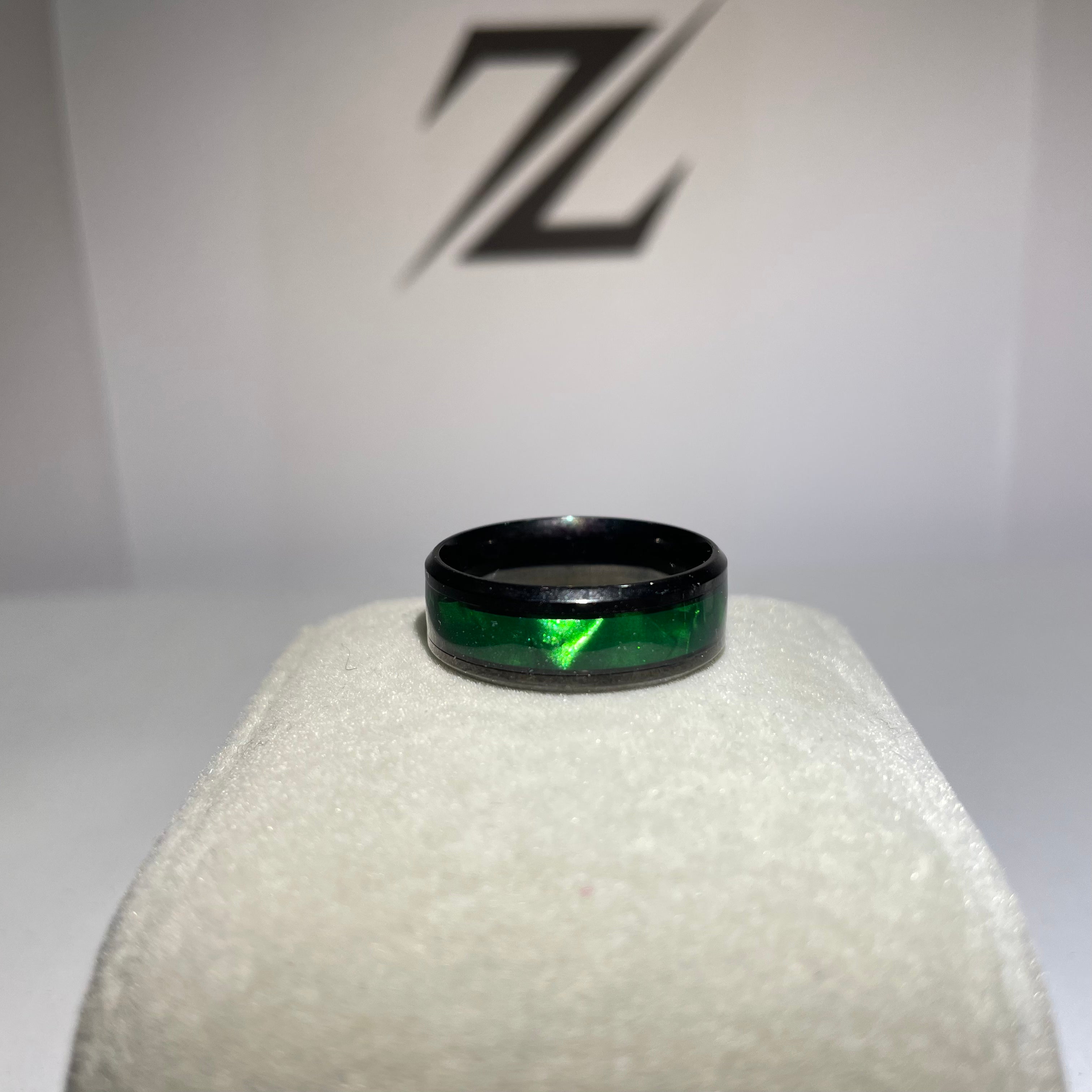 emrald green Dual-Tone Band Ring - Zefiro