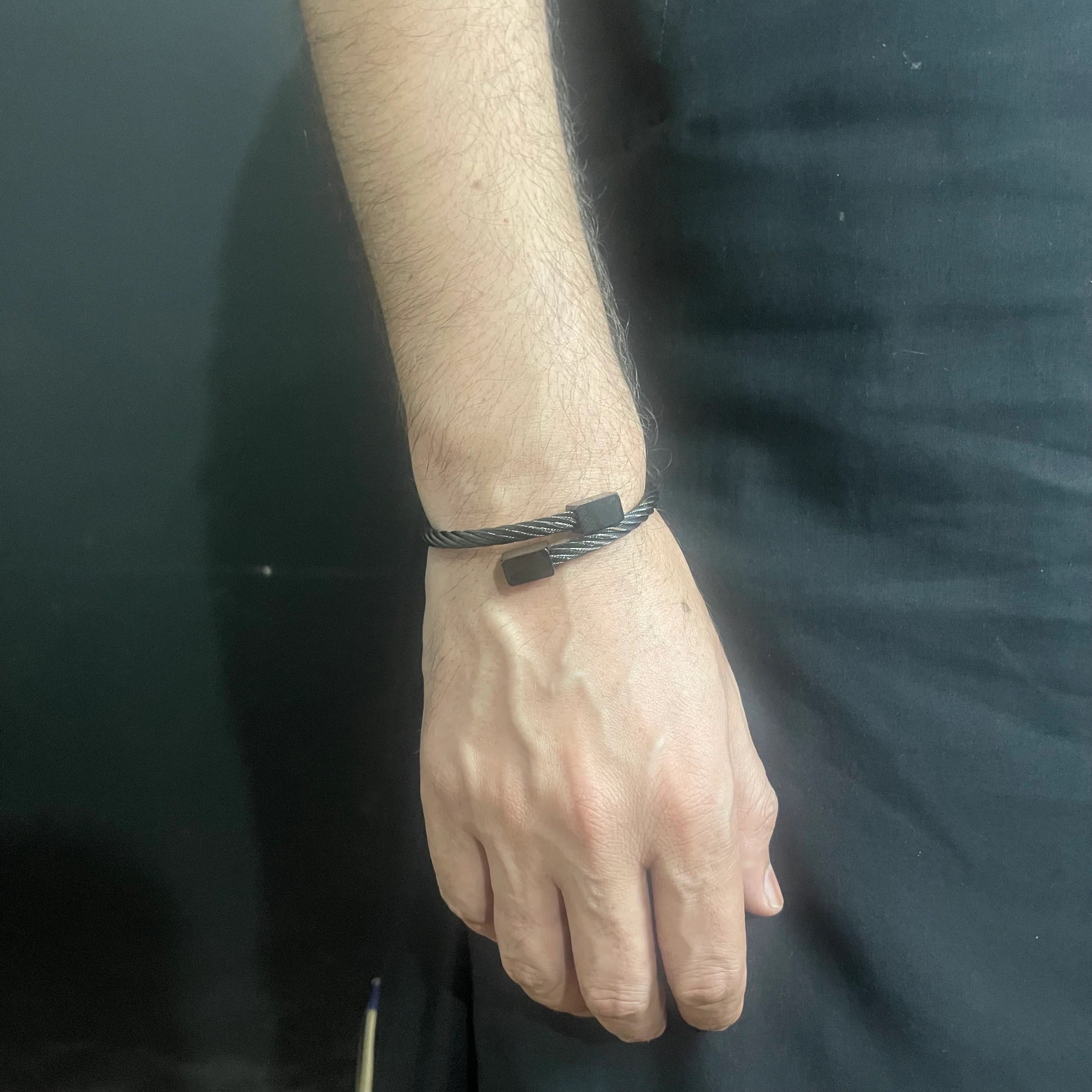 black titanium cable cuff - Zefiro