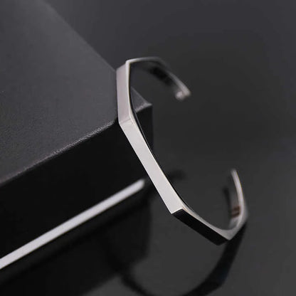 🔗 Titan Hex Bracelet