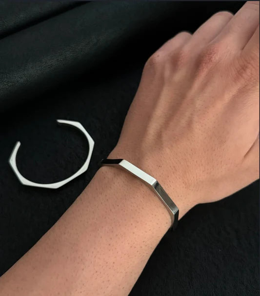 🔗 Titan Hex Bracelet