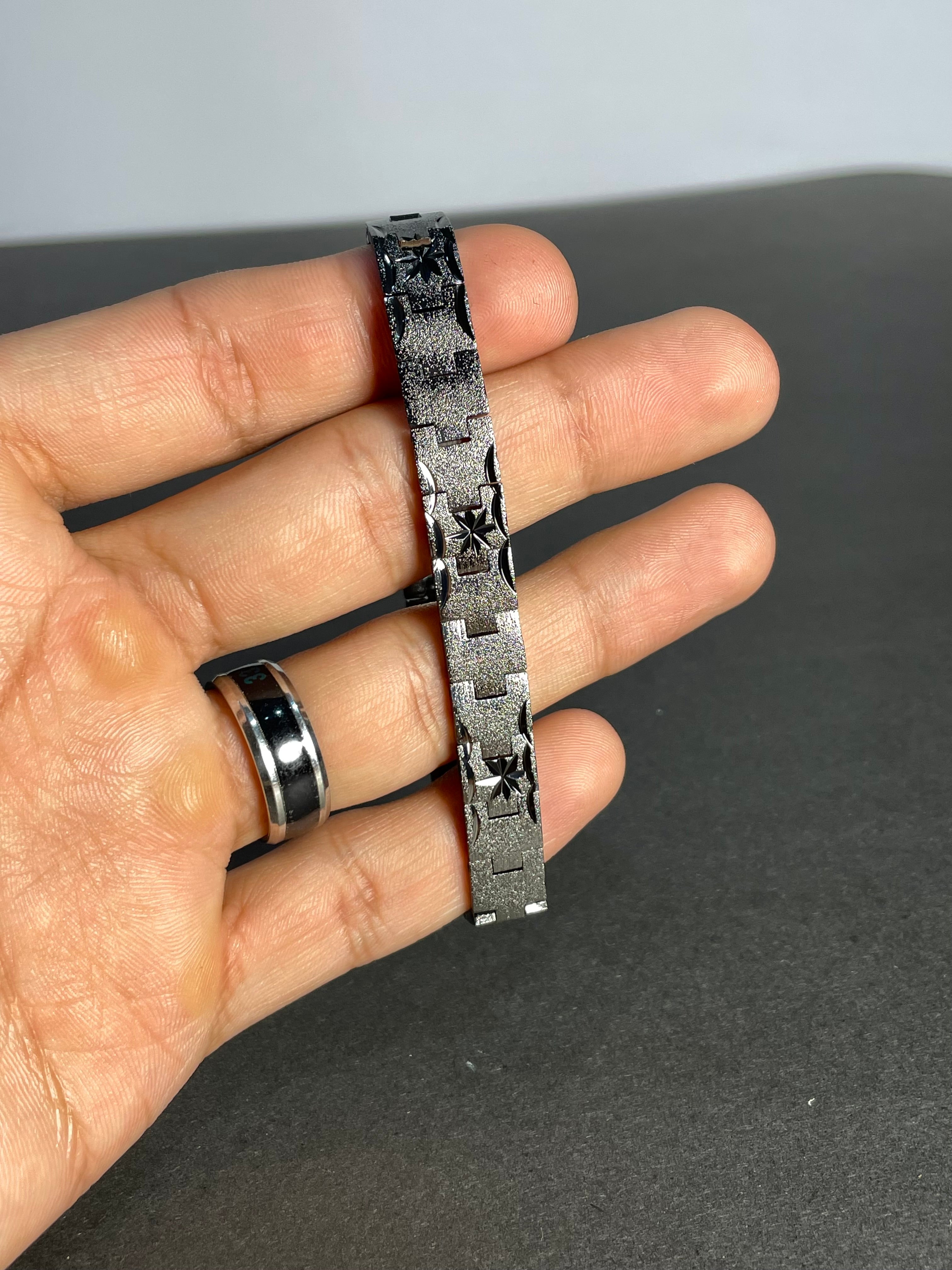 Royal Crest Bracelet 5MM (black)