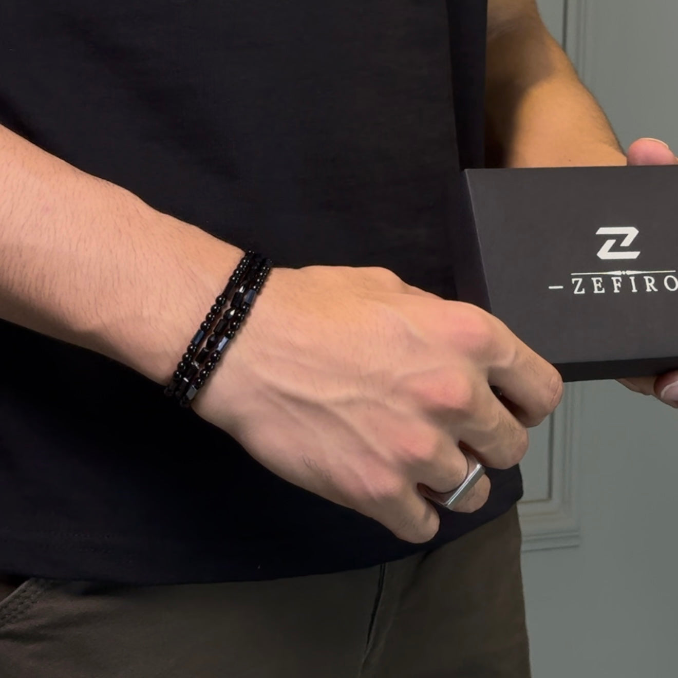 Black-stone stack (bracelet set)