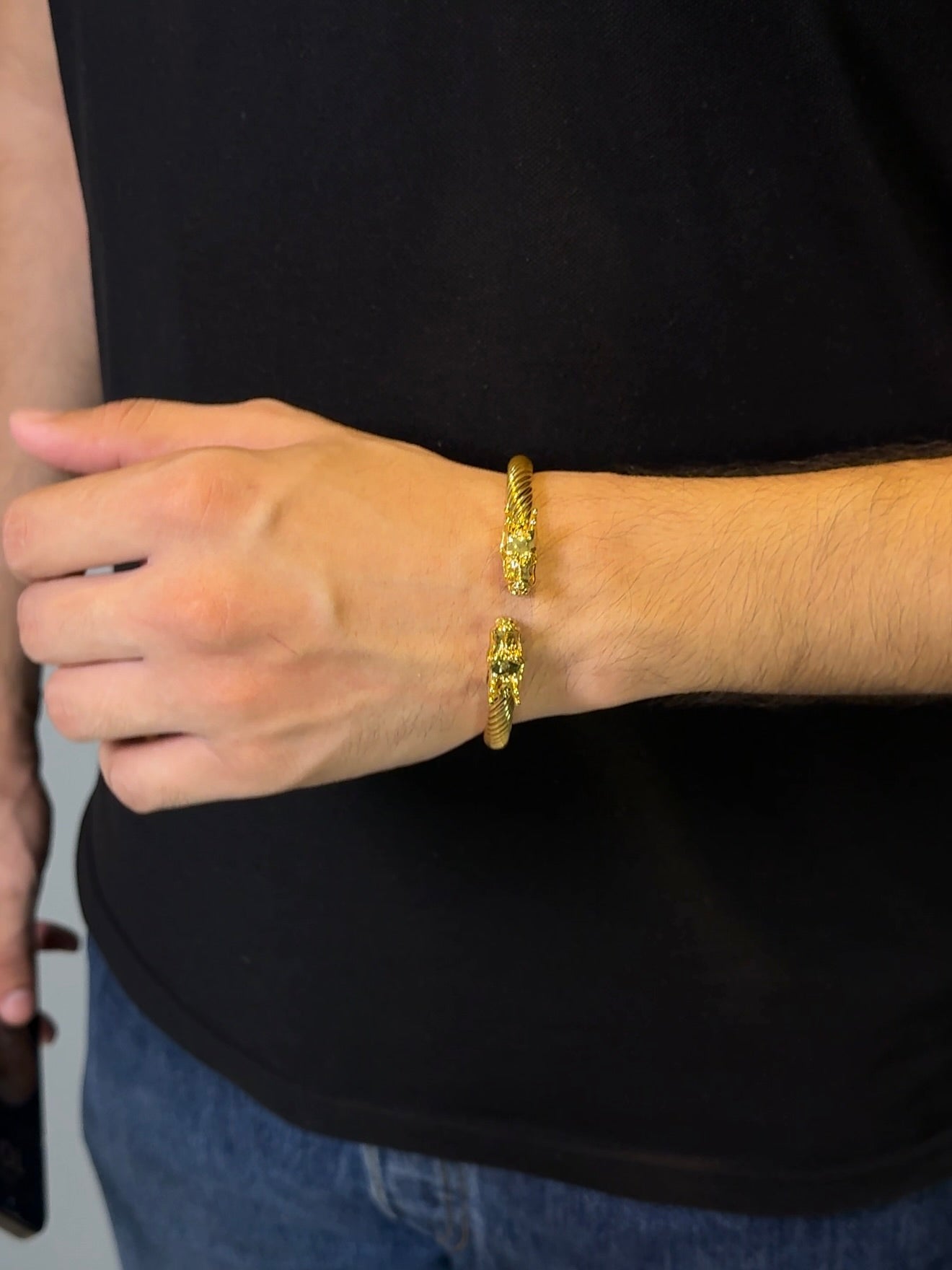Majestic dragons cuff