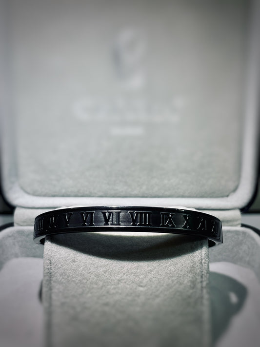 Royal Roman Numeral Bracelet (black)