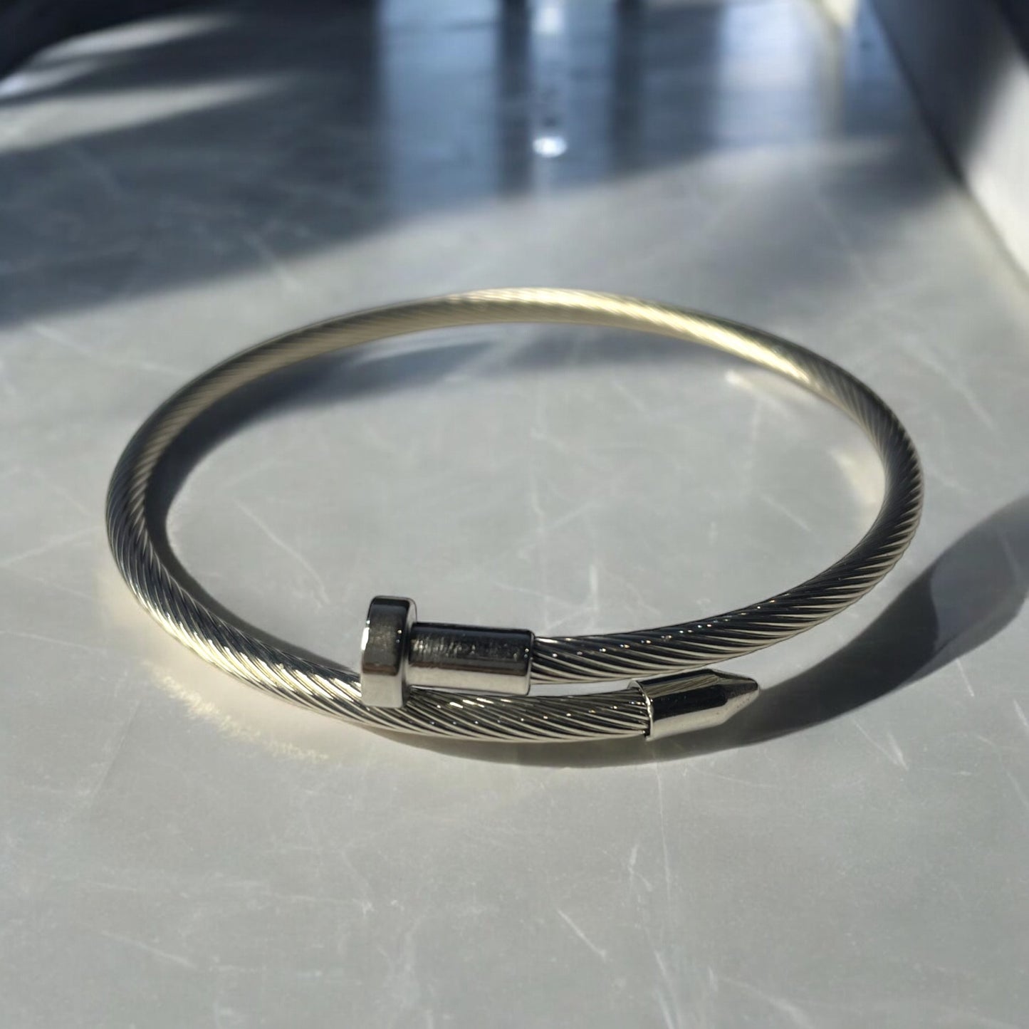 Minimal Nail Cuff (Silver)