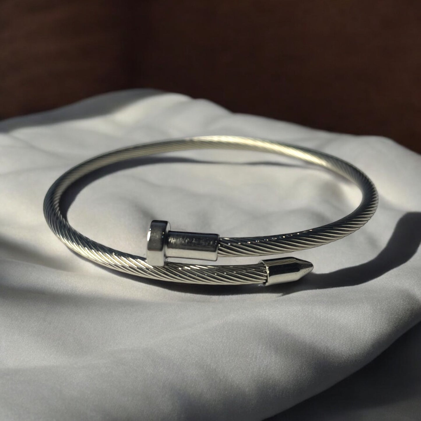 Minimal Nail Cuff (Silver)