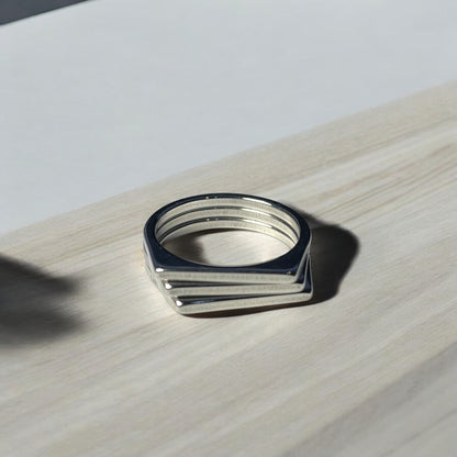 triple steps signet ring (silver)