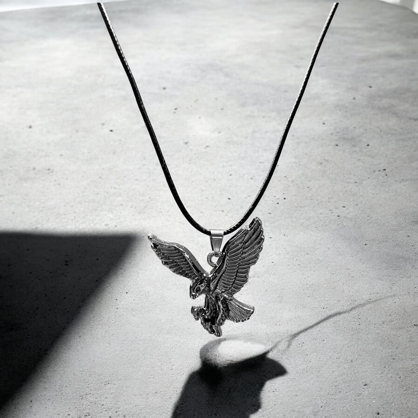 Falcon’s Flight Pendant - Zefiro