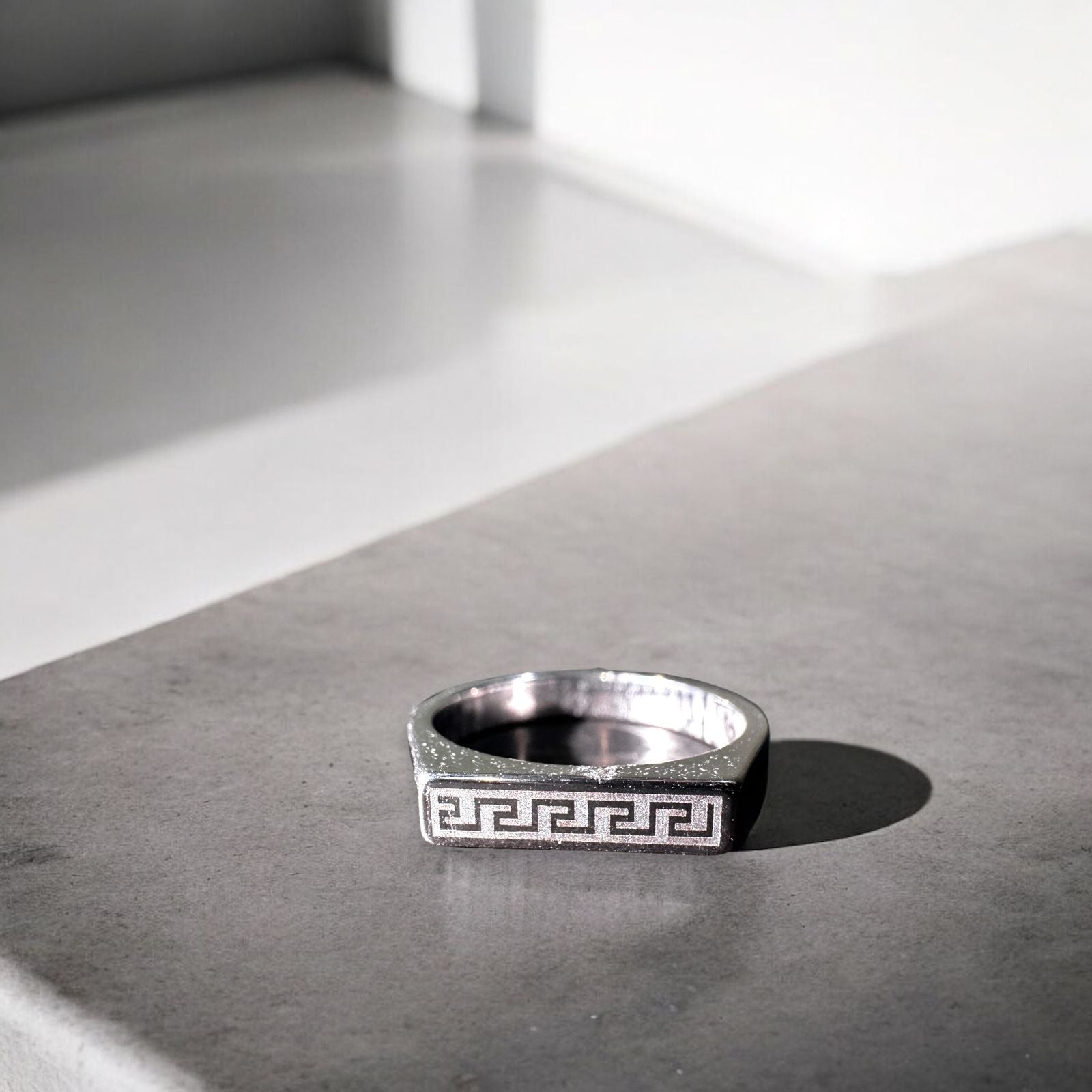 Elysian Greek Key Ring (silver) - Zefiro