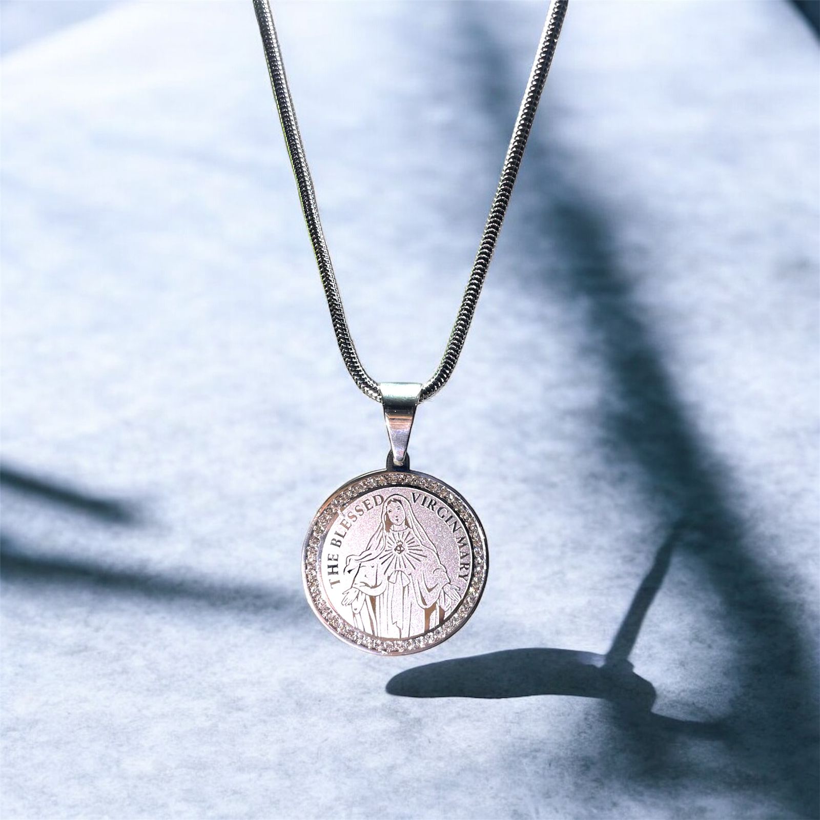 Blessed Virgin Mary Pendant - Zefiro