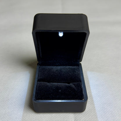 Zefiro’s Special ring box with LED