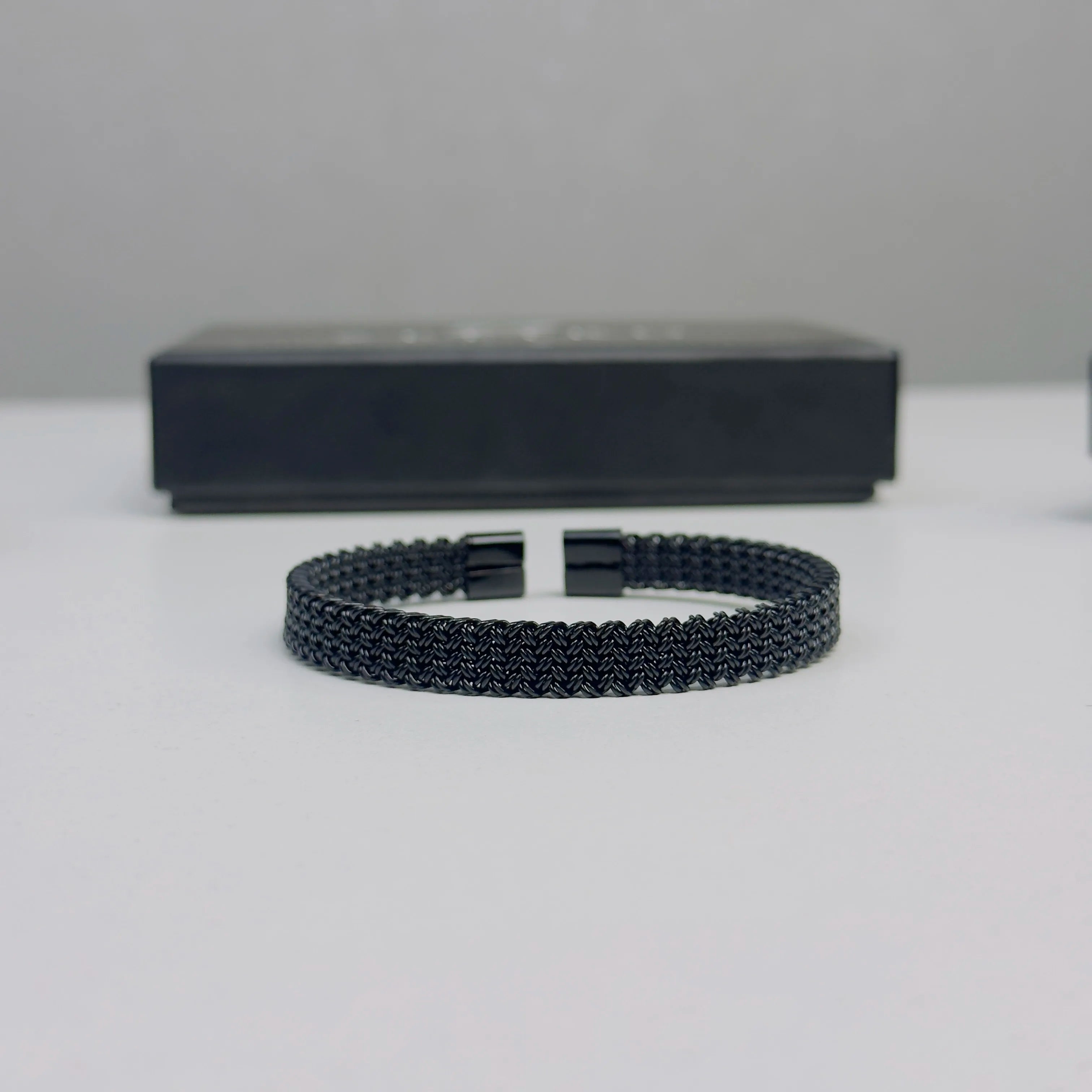 Obsidian Mesh Open Cuff