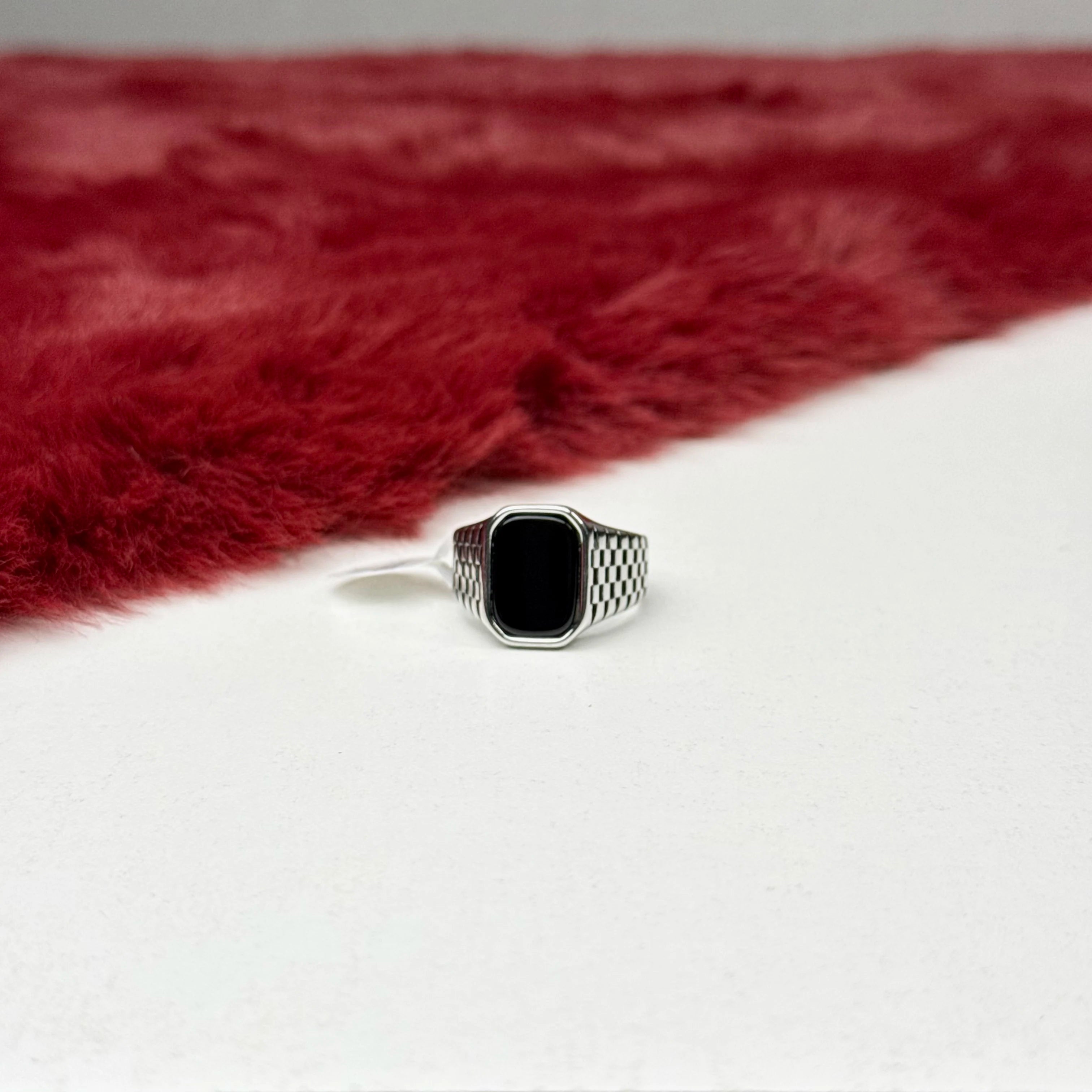 Brickwork Onyx Turkish ring