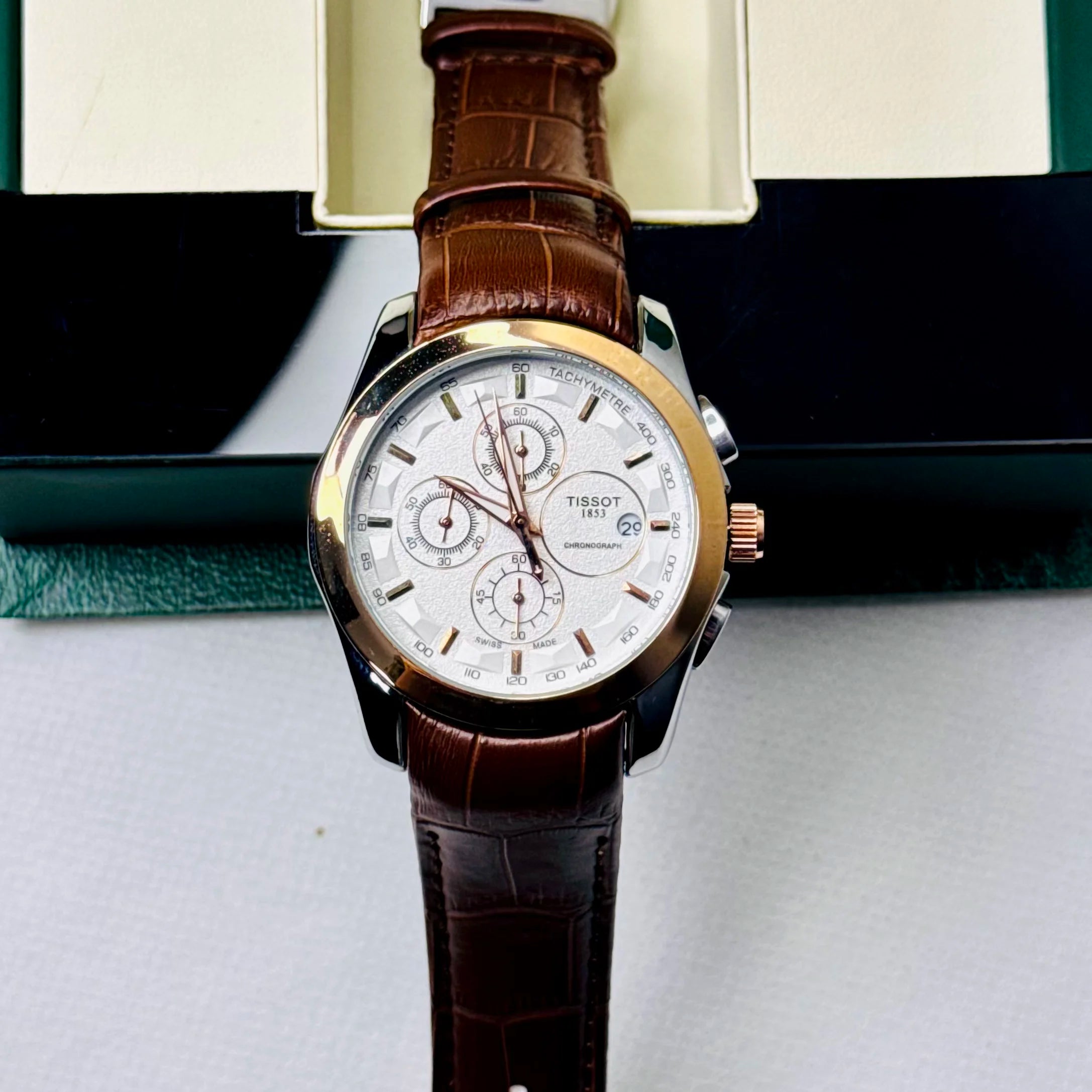 ZEFIRO T-09: Premium Leather Chronograph Series