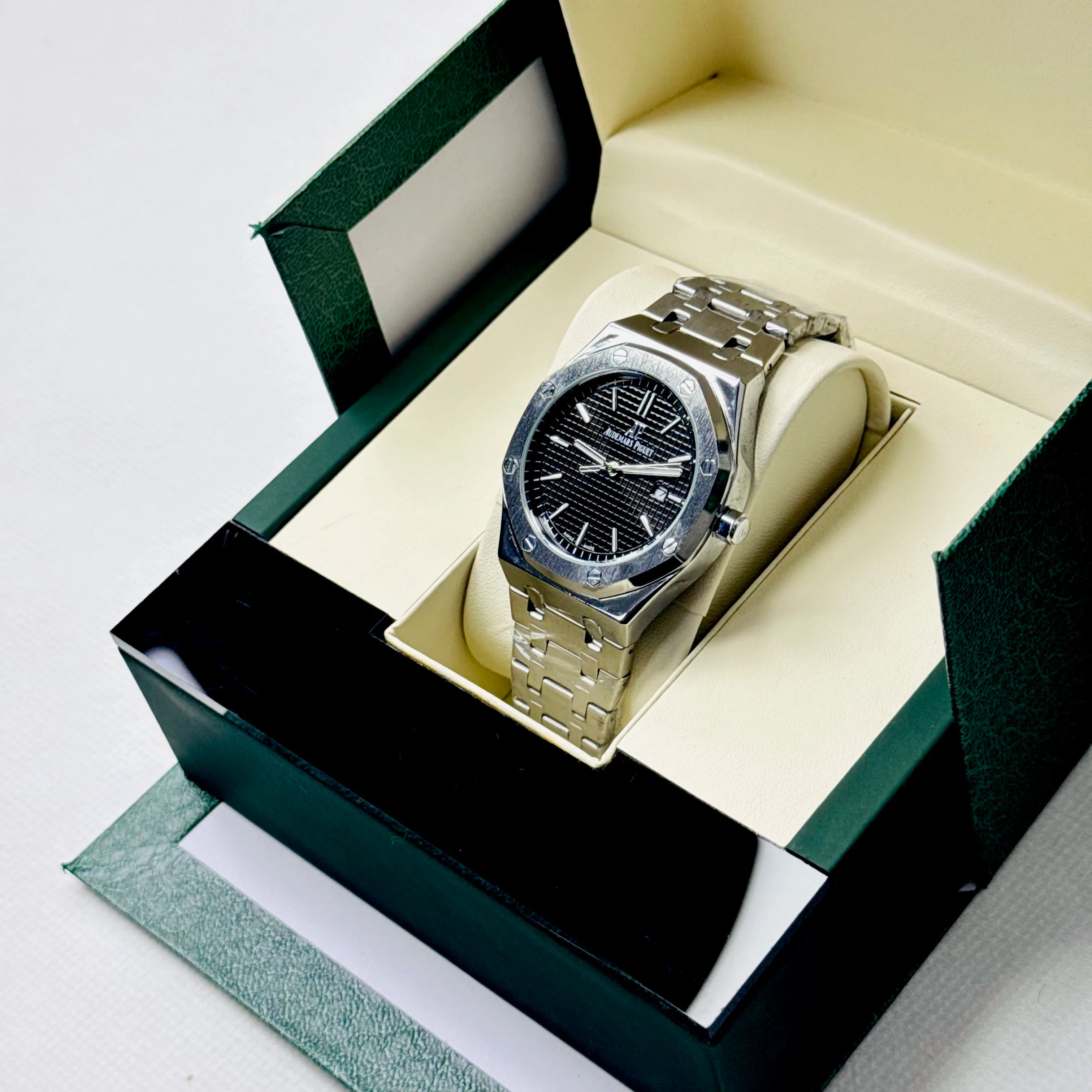 ZEFIRO T-06 AP: Premium Integrated Steel Royal Series