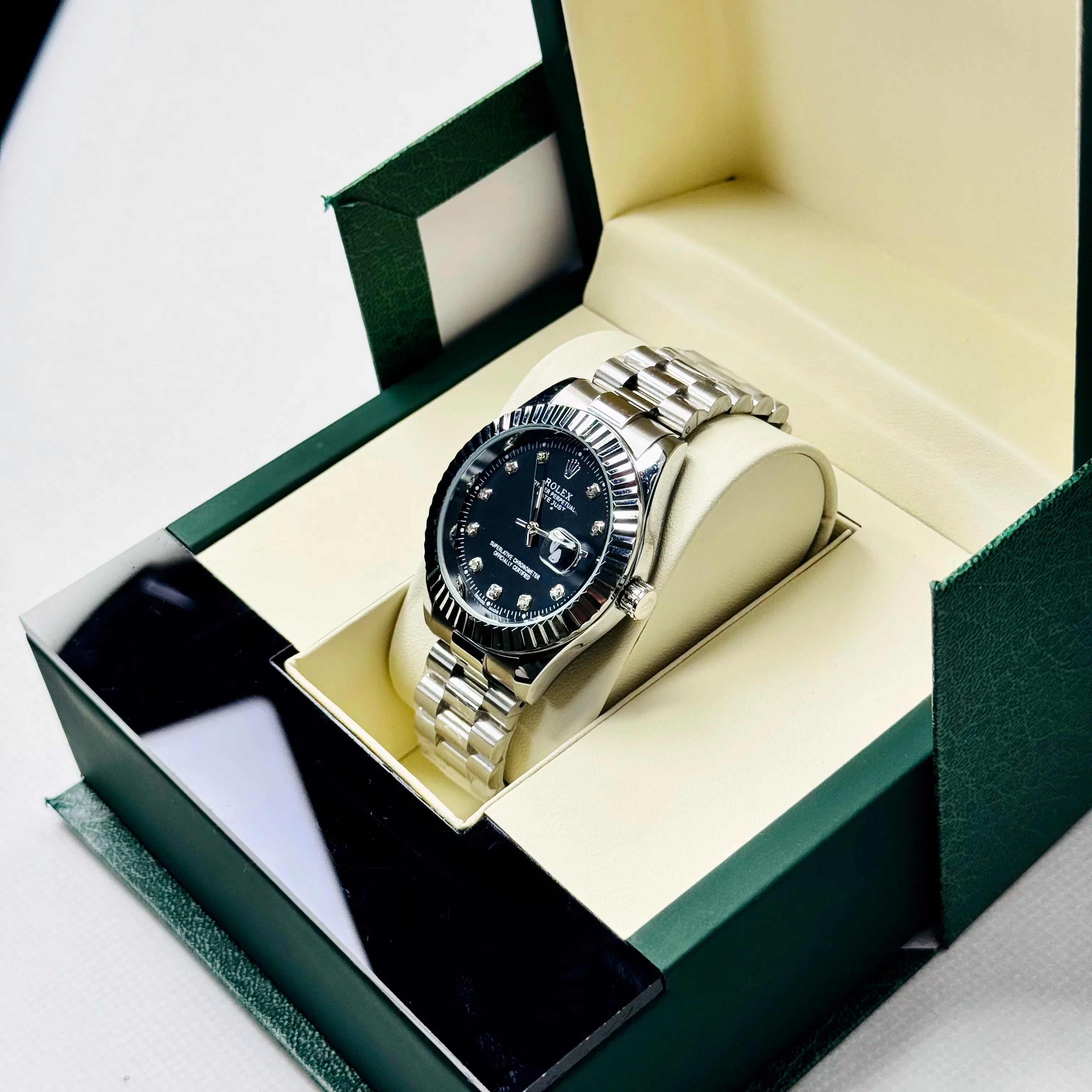 ZEFIRO T-17 RLX DATE-JUST: Premium Integrated Geometric Series