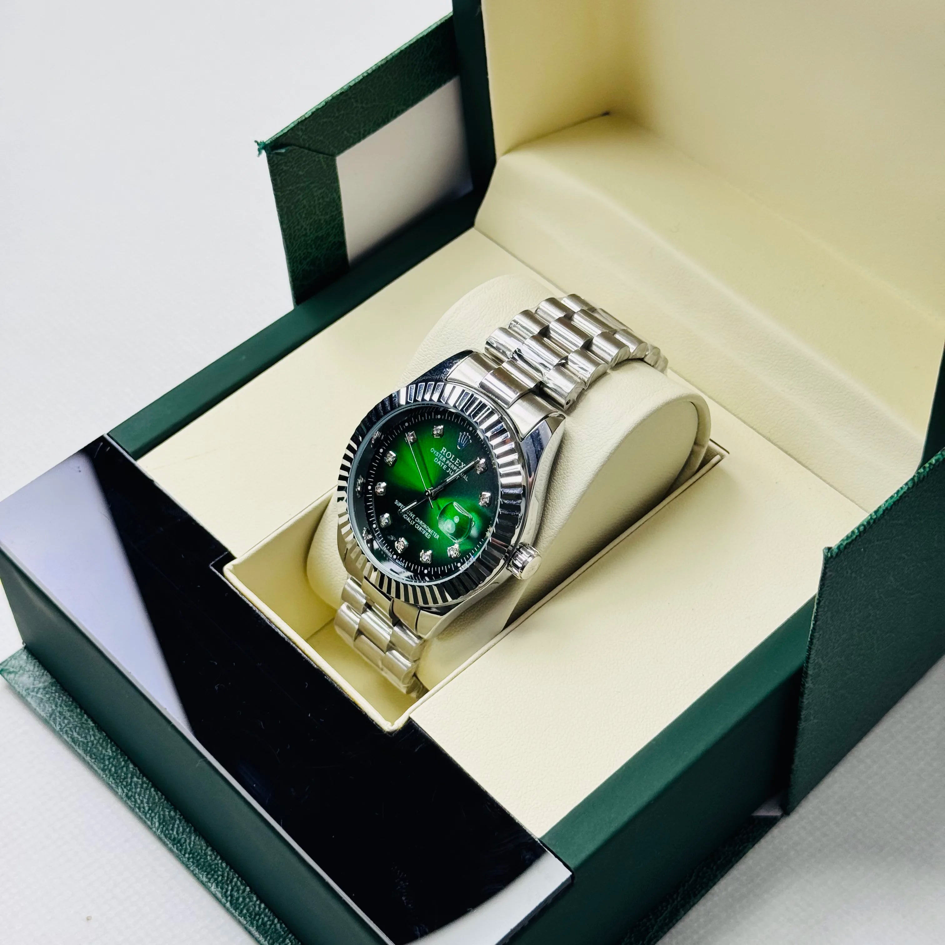 ZEFIRO T-17 RLX DATE-JUST: Premium Integrated Geometric Series