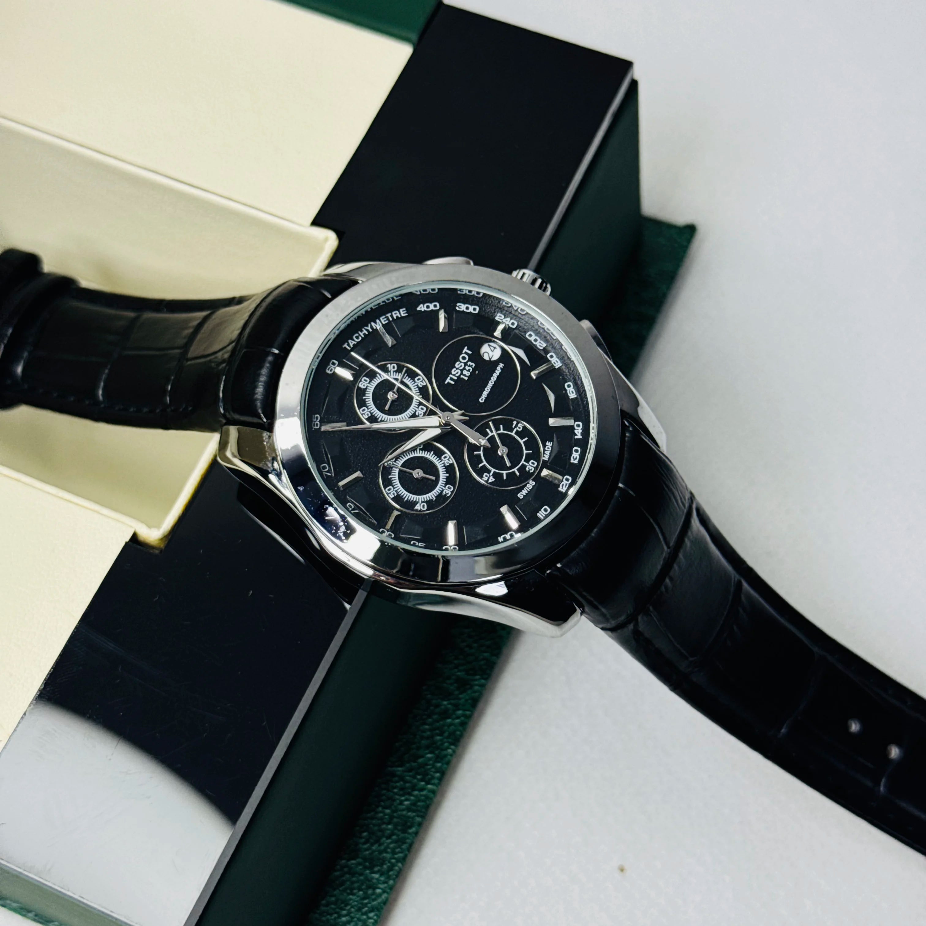 ZEFIRO T-09: Premium Leather Chronograph Series