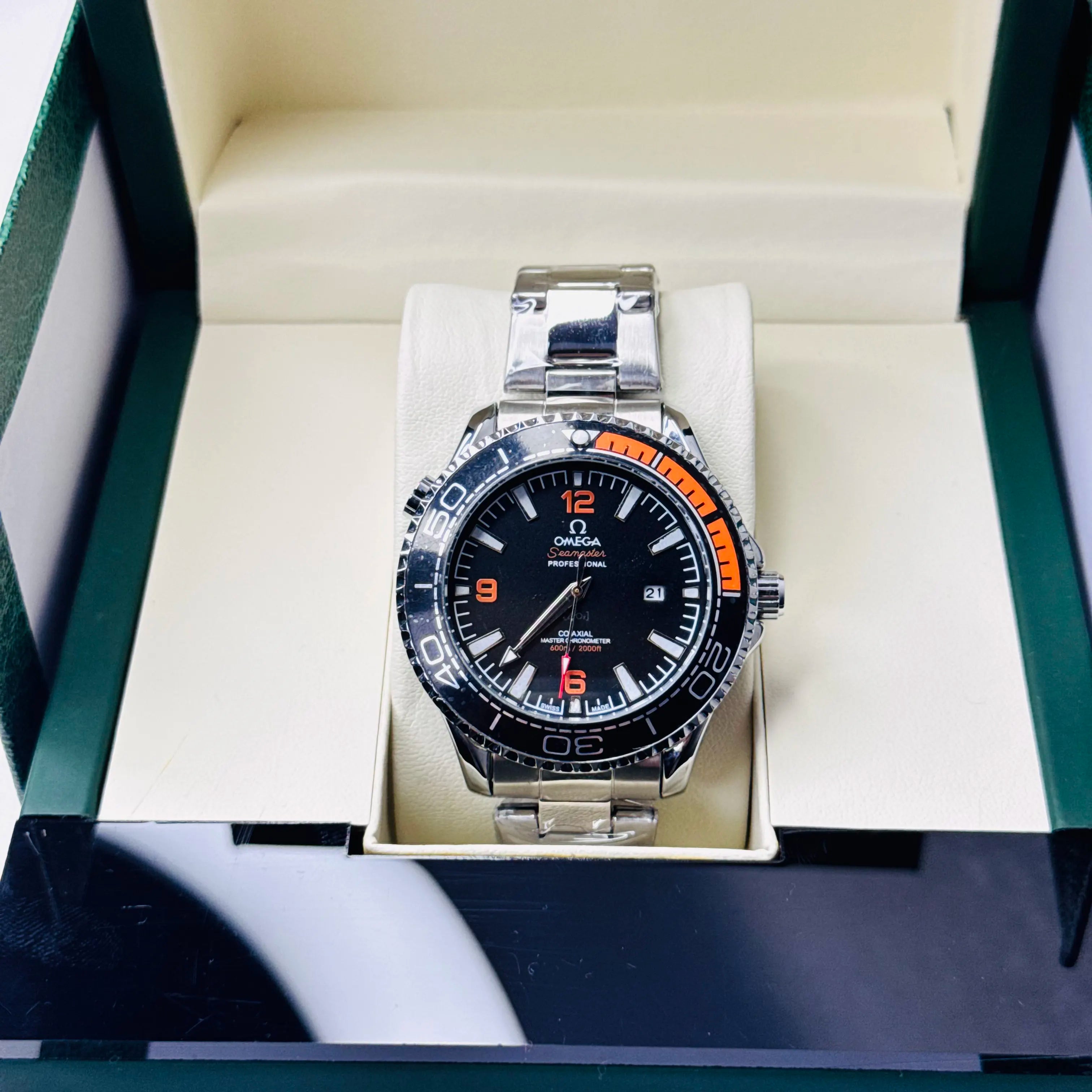 ZEFIRO T-10 O: Premium Deep-Sea Diver Series