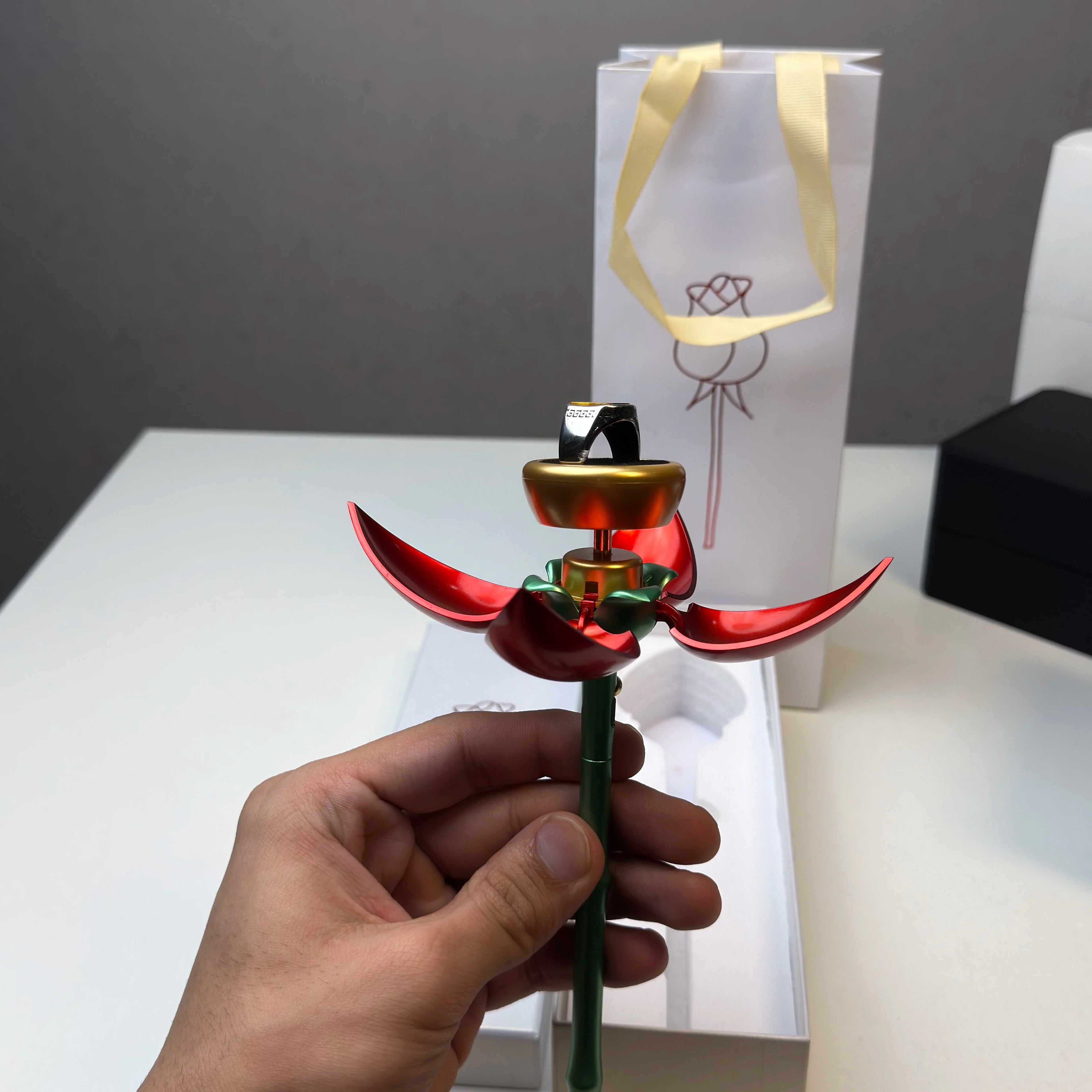 ZEFIRO Mechanical Blooming Rose Ring Box
