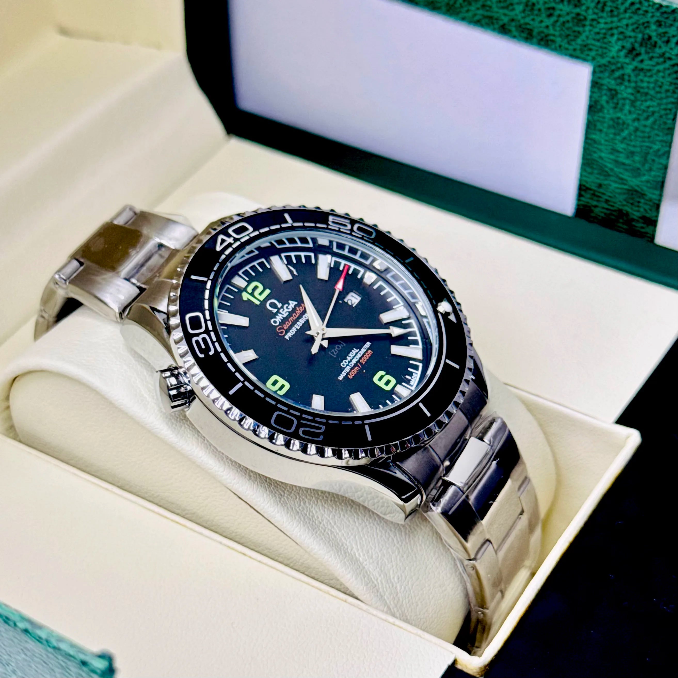 ZEFIRO T-10 O: Premium Deep-Sea Diver Series