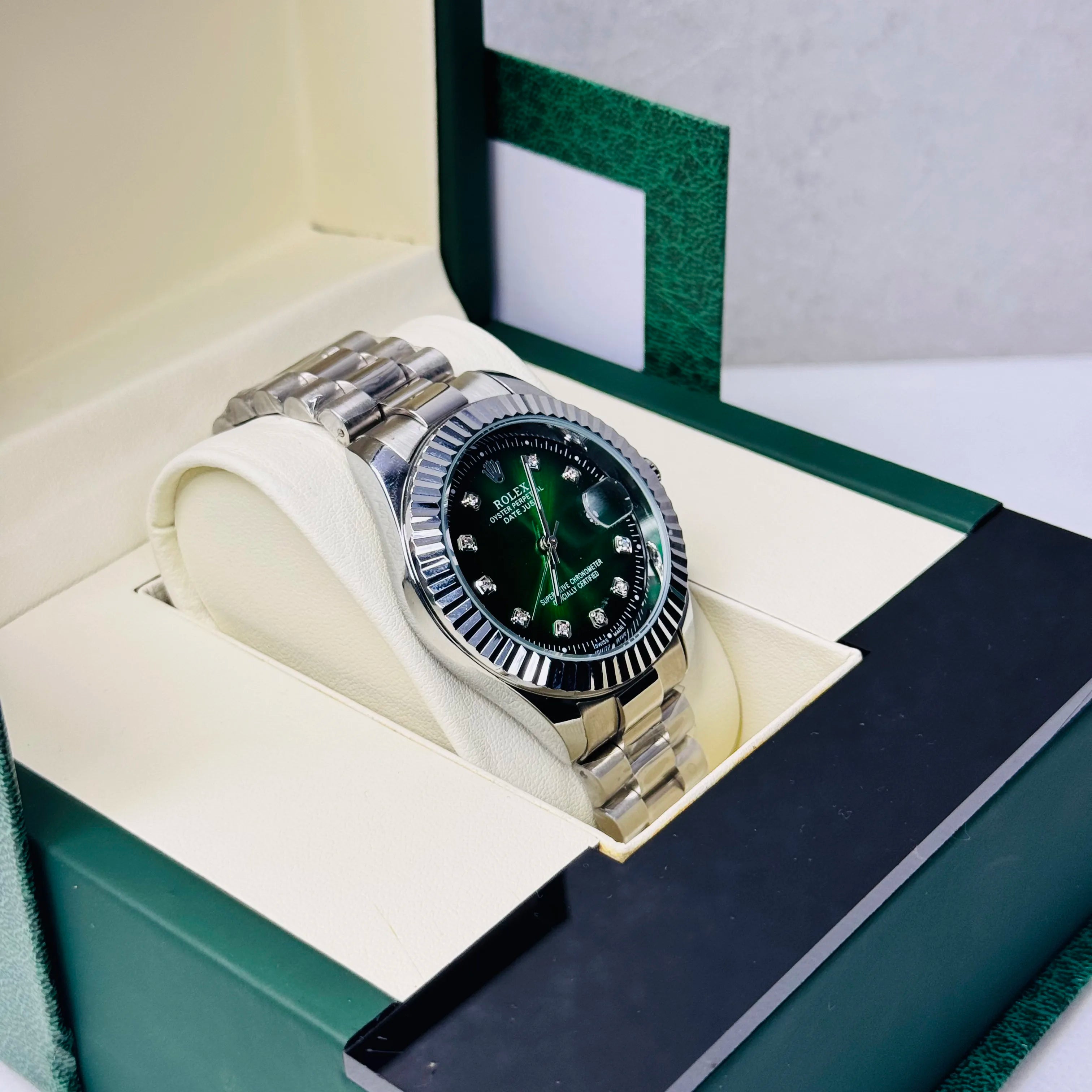 ZEFIRO T-17 RLX DATE-JUST: Premium Integrated Geometric Series